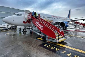 Read more about the article Jet2 sends ‘stark’ warning to disruptive passengers