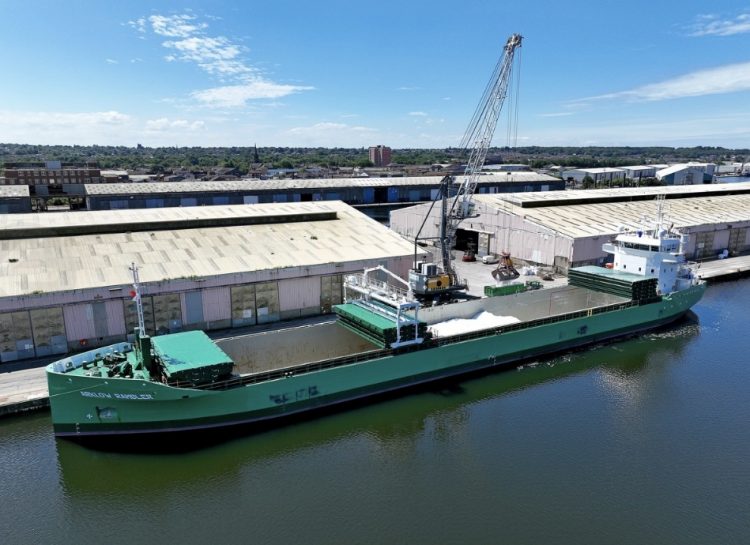 You are currently viewing Ships on the Mersey and high and low tides on Monday, July 8