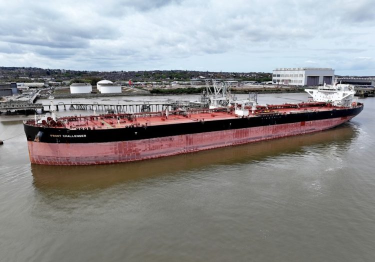 You are currently viewing Ships on the Mersey and high and low tides on Thursday, July 18