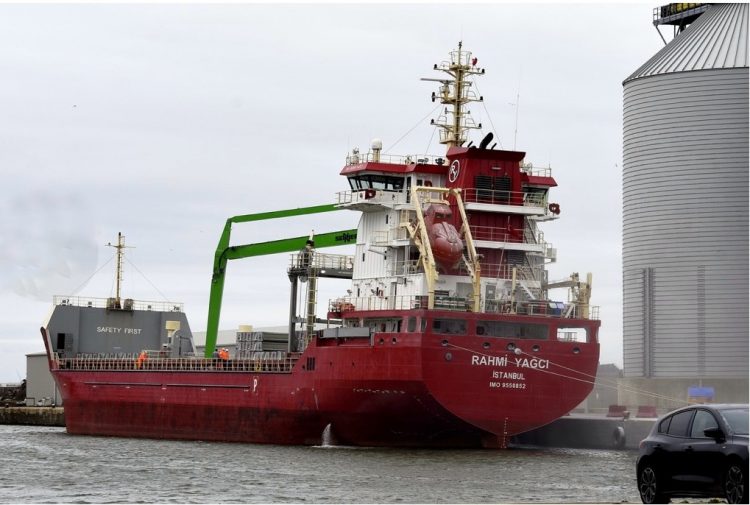 You are currently viewing Ships on the Mersey and high and low tides on Thursday, July 25