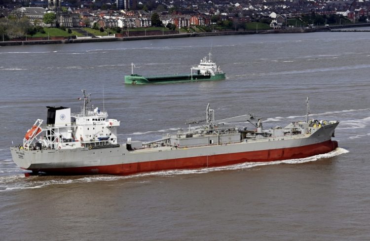 You are currently viewing Ships on the Mersey and high and low tides on Monday, July 29