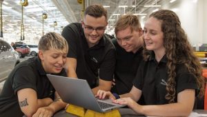 Read more about the article Jaguar Land Rover takes on 650 apprentices