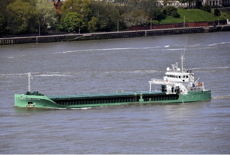 You are currently viewing Ships on the Mersey and high and low tides on Saturday, August 3