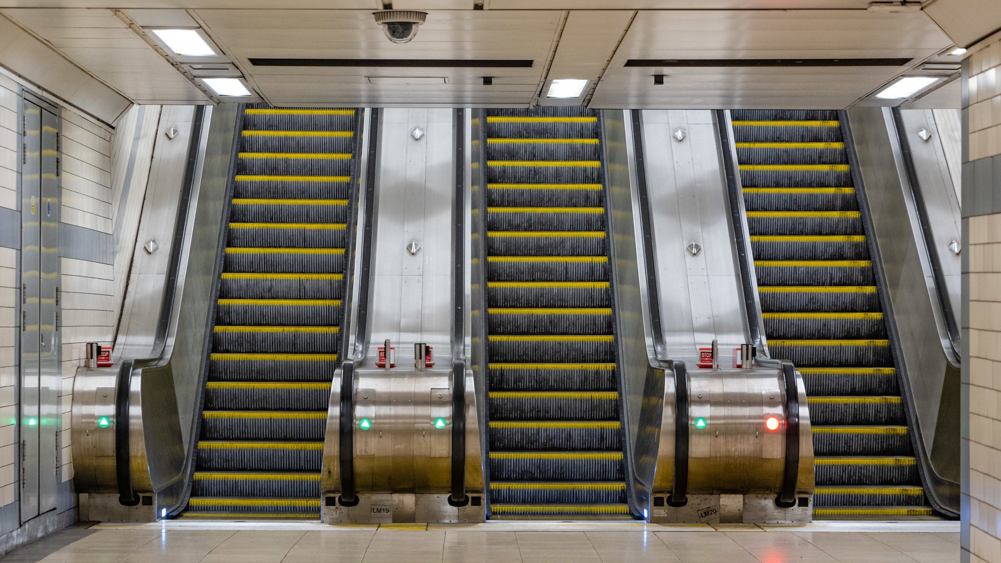 You are currently viewing Network Rail to replace 14 Merseyrail escalators