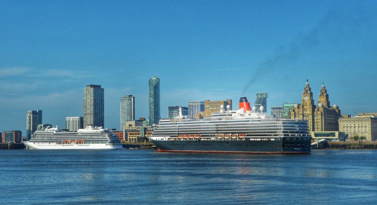 You are currently viewing Ships on the Mersey and high and low tides on Sunday, August 4