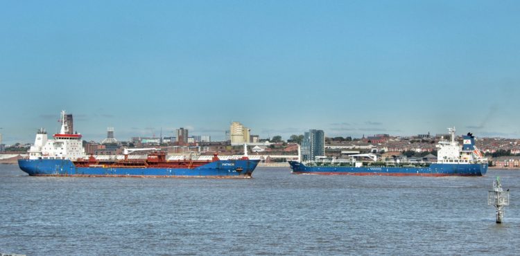 You are currently viewing Ships on the Mersey and high and low tides on Thursday, August 8