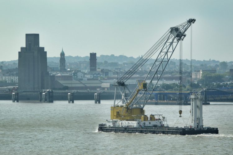 You are currently viewing Ships on the Mersey and high and low tides on Wednesday, August 28