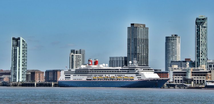 You are currently viewing Ships on the Mersey and high and low tides on Friday, August 16