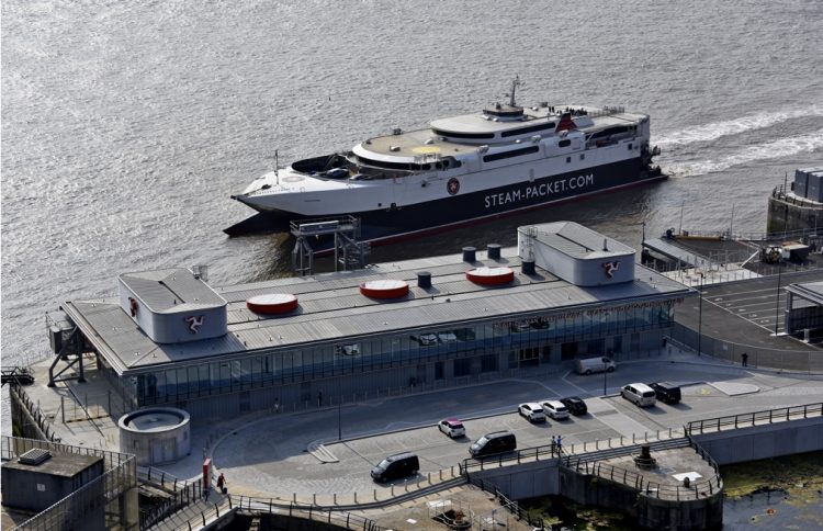 You are currently viewing Ships on the Mersey and high and low tides on Thursday, September 12