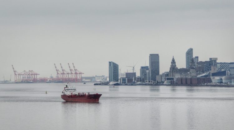 You are currently viewing Ships on the Mersey and high and low tides on Wednesday, September 25