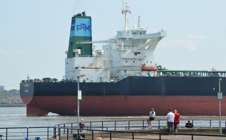 You are currently viewing Ships on the Mersey and high and low tides on Wednesday, September 18