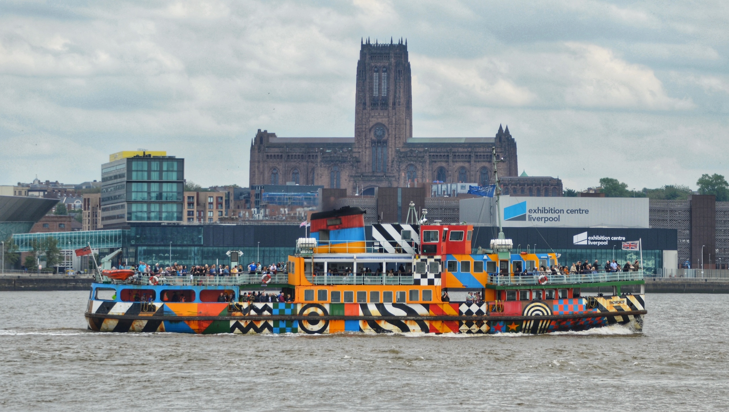 You are currently viewing Ships on the Mersey and high and low tides on Thursday, September 5