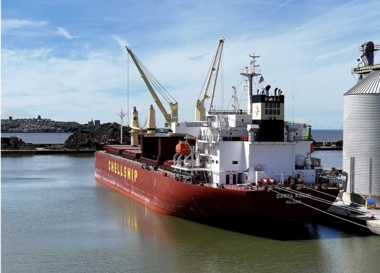 You are currently viewing Ships on the Mersey and high and low tides on Sunday, October 13