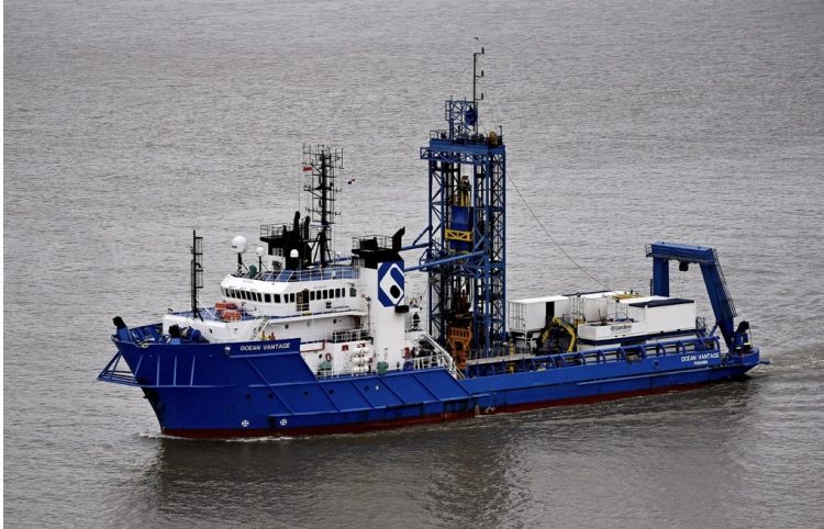 You are currently viewing Ships on the Mersey and high and low tides on Sunday, October 27