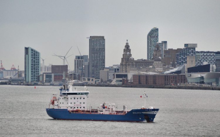 You are currently viewing Ships on the Mersey and high and low tides on Tuesday, October 22