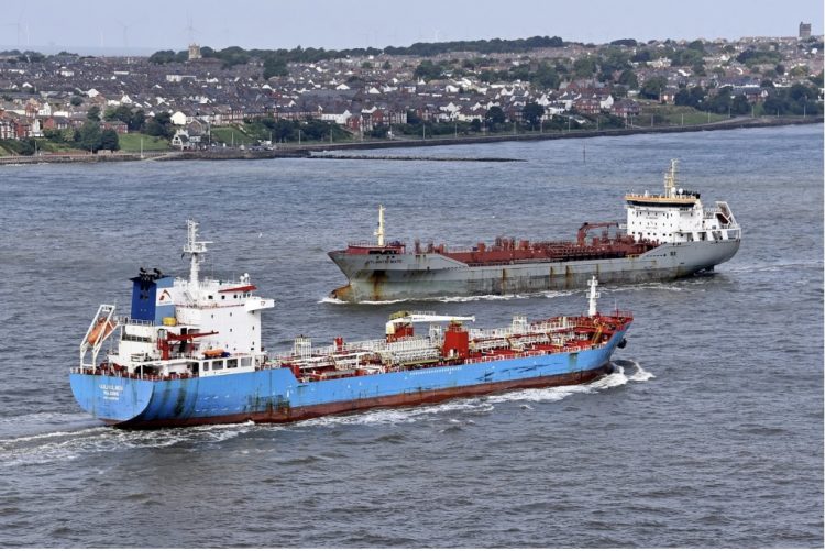 Read more about the article Ships on the Mersey and high and low tides on Monday, November 18