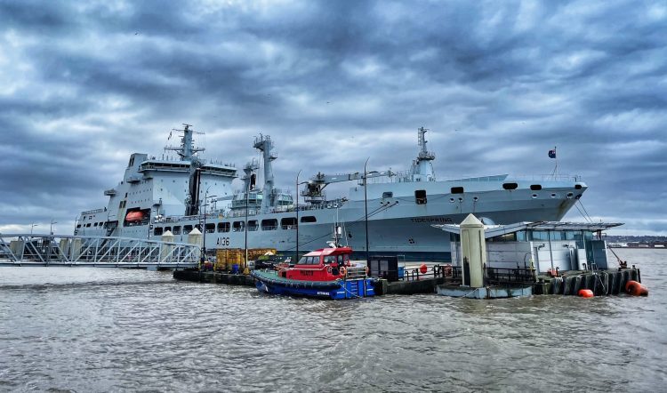 You are currently viewing Ships on the Mersey and high and low tides on Tuesday, December 31