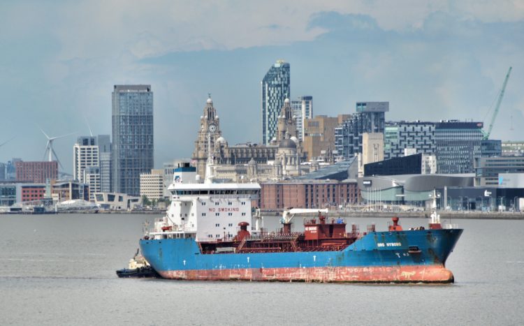 You are currently viewing Ships on the Mersey and high and low tides on Saturday, December 21