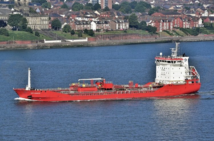 You are currently viewing Ships on the Mersey and high and low tides on Thursday, January 2