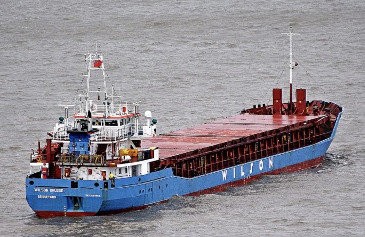 You are currently viewing Ships on the Mersey and high and low tides on Monday, January 6