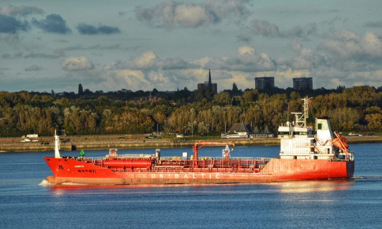 You are currently viewing Ships on the Mersey and high and low tides on Wednesday, January 22