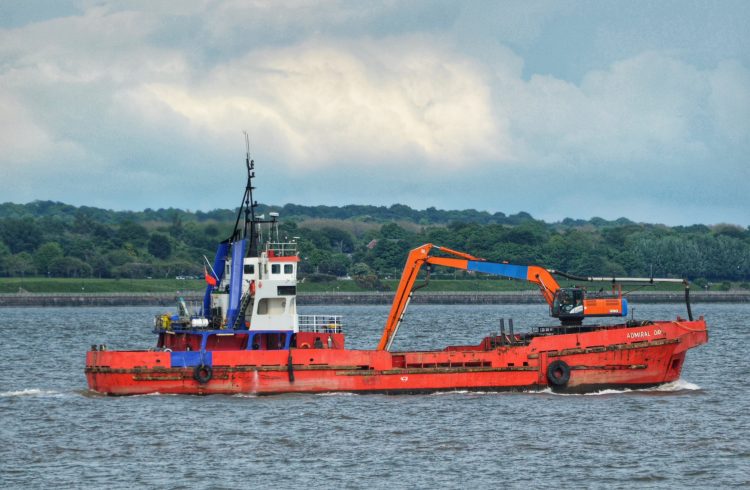 You are currently viewing Ships on the Mersey and high and low tides on Wednesday, January 15