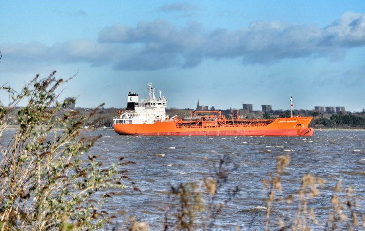 You are currently viewing Ships on the Mersey and high and low tides on Sunday, January 12