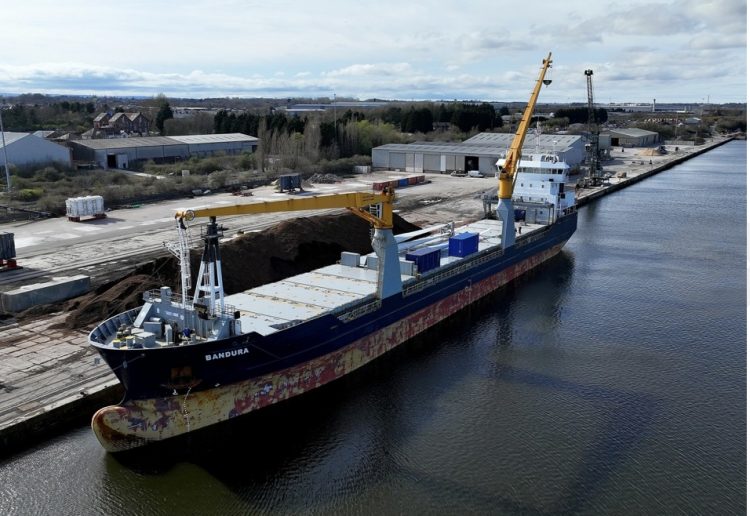 You are currently viewing Ships on the Mersey and high and low tides on Monday, May 5