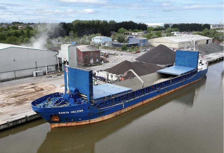 You are currently viewing Ships on the Mersey and high and low tides on Monday, June 2